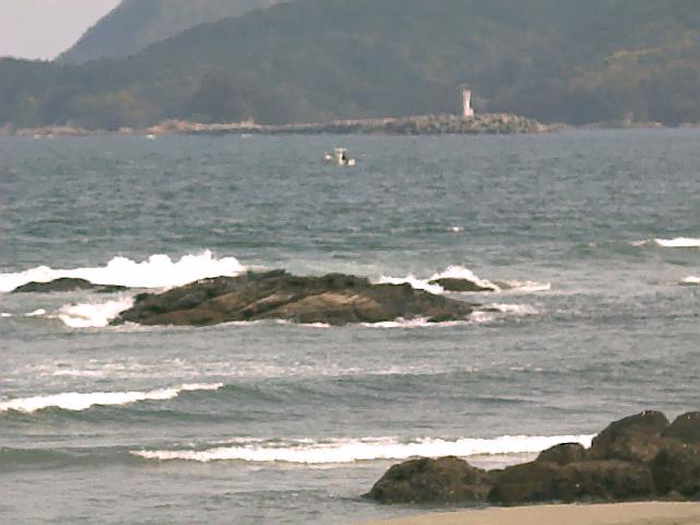 off-of-nagahama-beach-fishing-boat-nobeoka.jpg